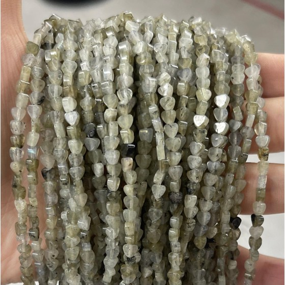No_657_Natural White Labradorite Flat Heart_4mm_(Sold Per Strand)