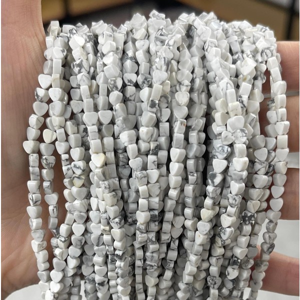 No_660_Natural White Turquoise Flat Heart_4mm_(Sold Per Strand)